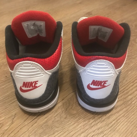 Air Jordan 3 Retro SE Fire Red Denim size 2 (PS) - Picture 6 of 10